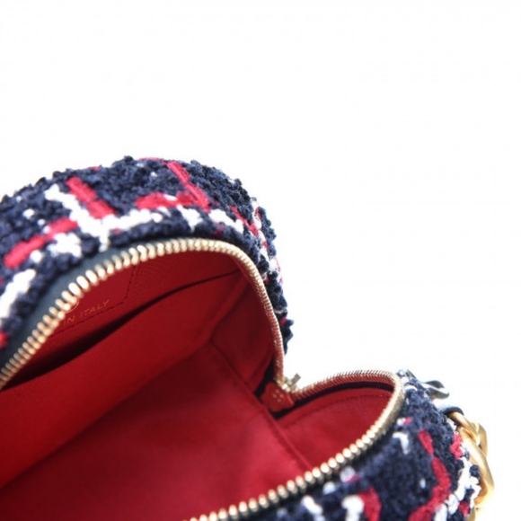 CHANEL 19 Round Clutch on chain tweed - Picture 9 of 16